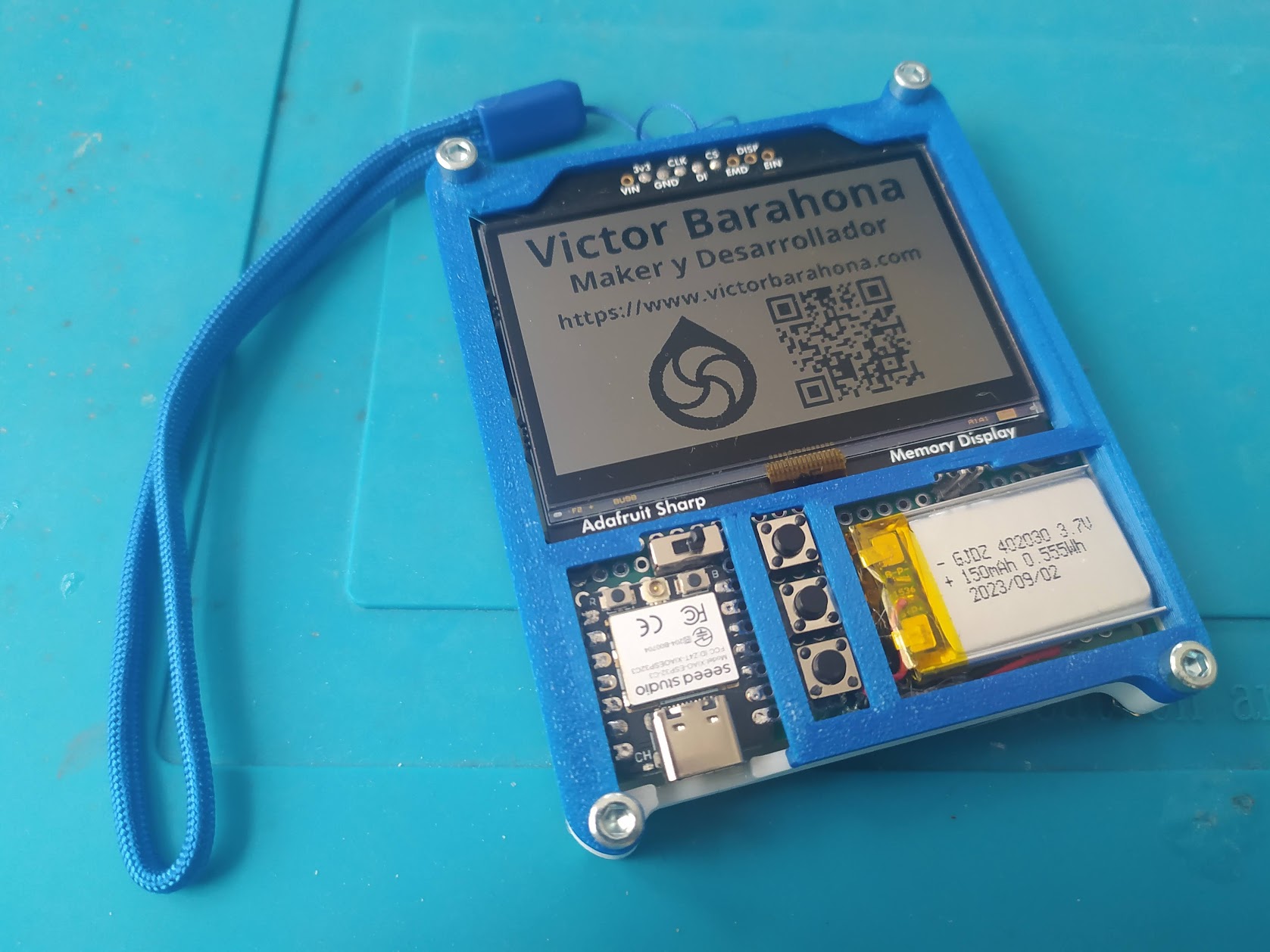 Un pequeño dispositivo multiuso con sensores